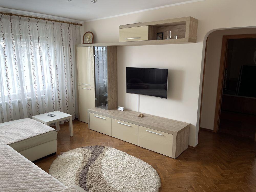 Apartament de inchiriat  pe termen lung