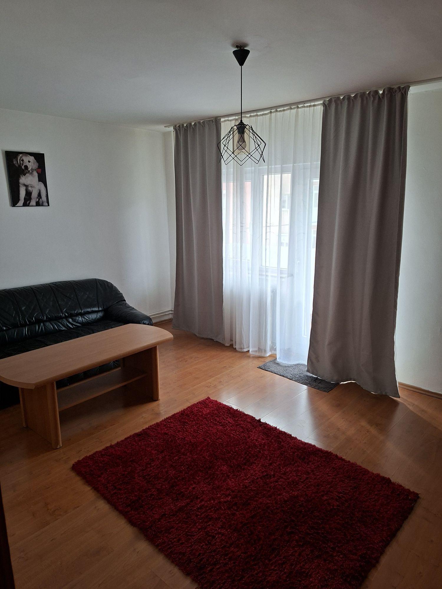 Inchiriez Apartament Decomandat - imagine 1