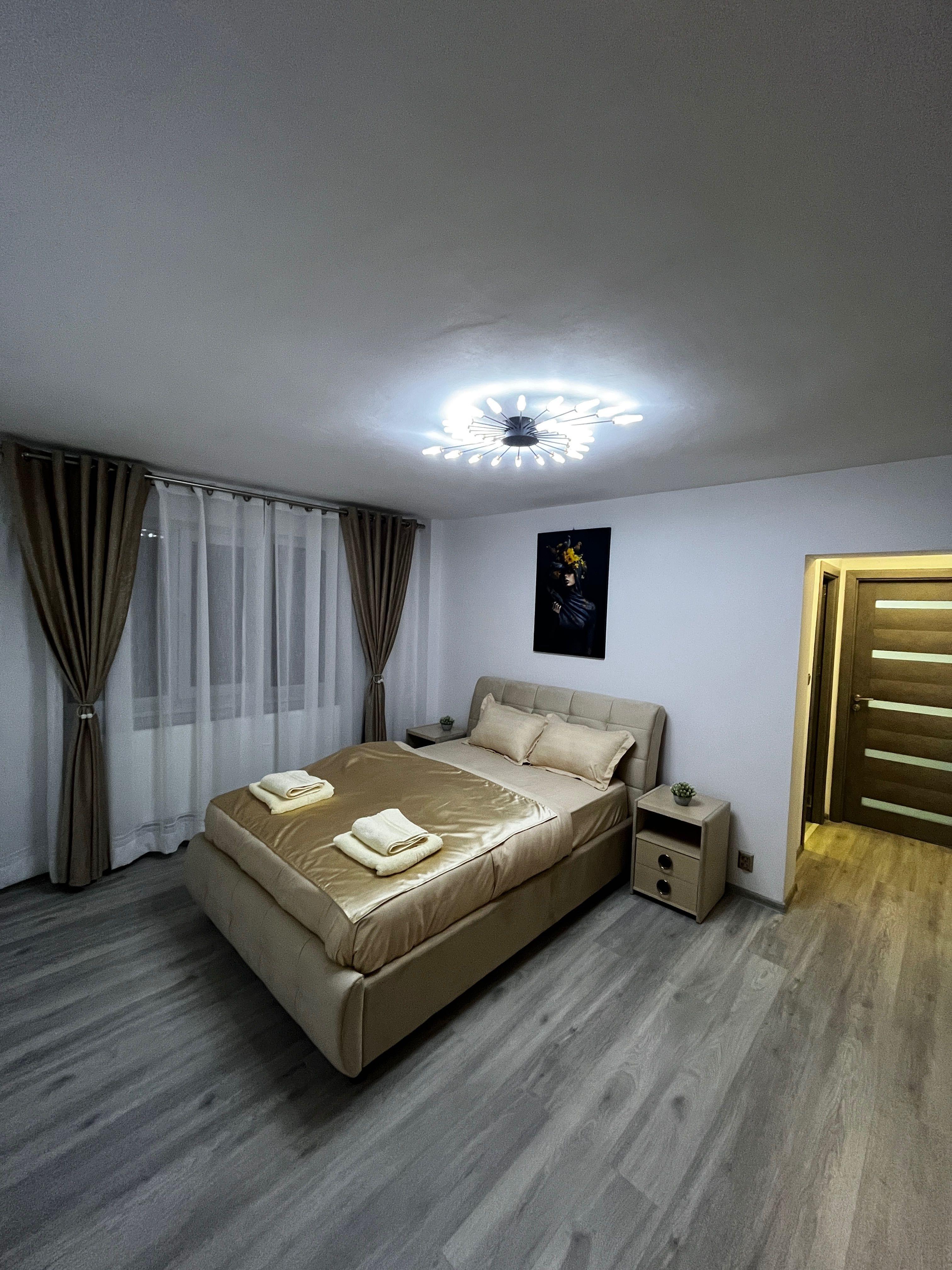 Închiriez apartament 2 camere  ULTRACENTRAL
