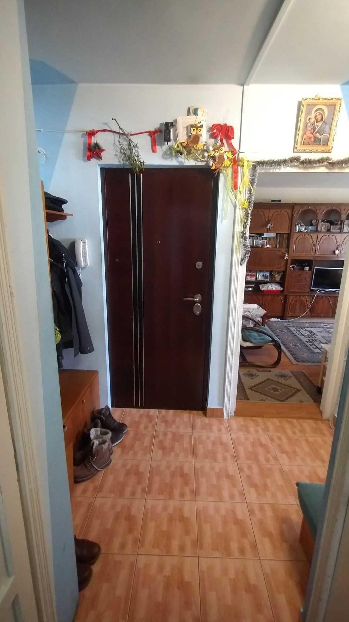 Apartament cu 3 camere De Vânzare în Rogerius - imagine 1