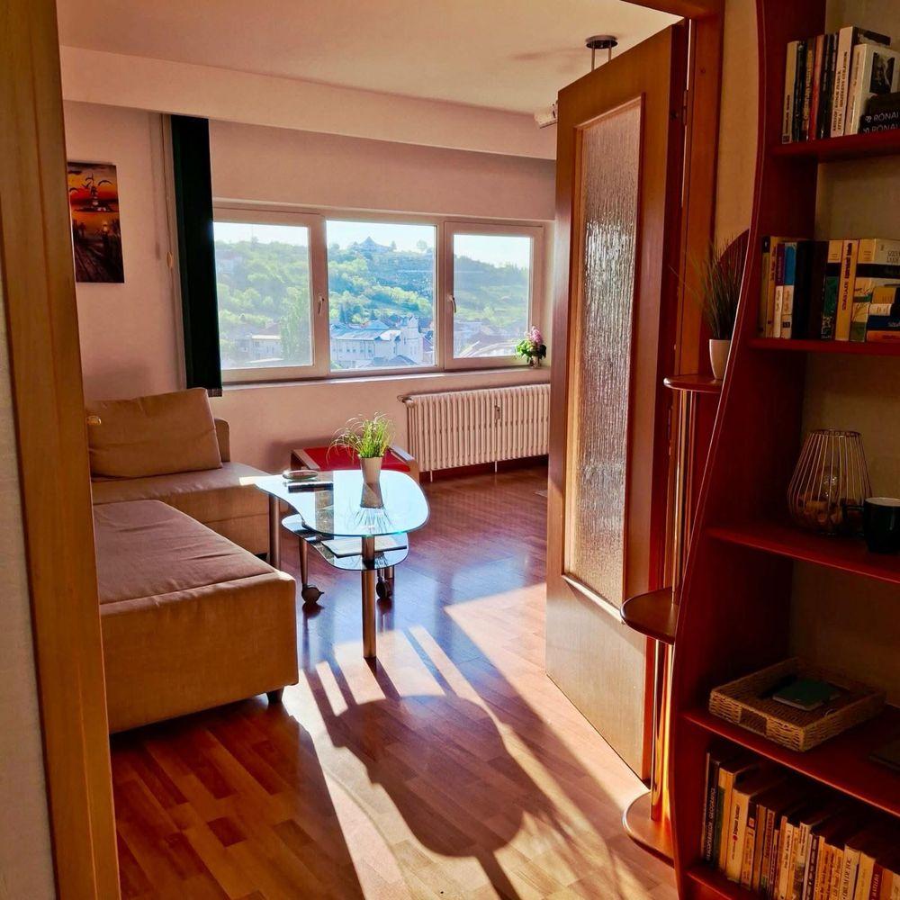 Proprietar vand apartament cu 4 camere - imagine 1