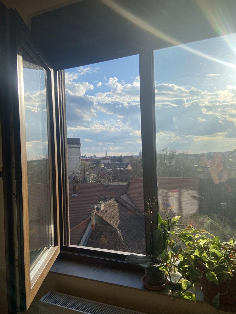 Apartament cu 3 camere, situat in centru 1 Iulie