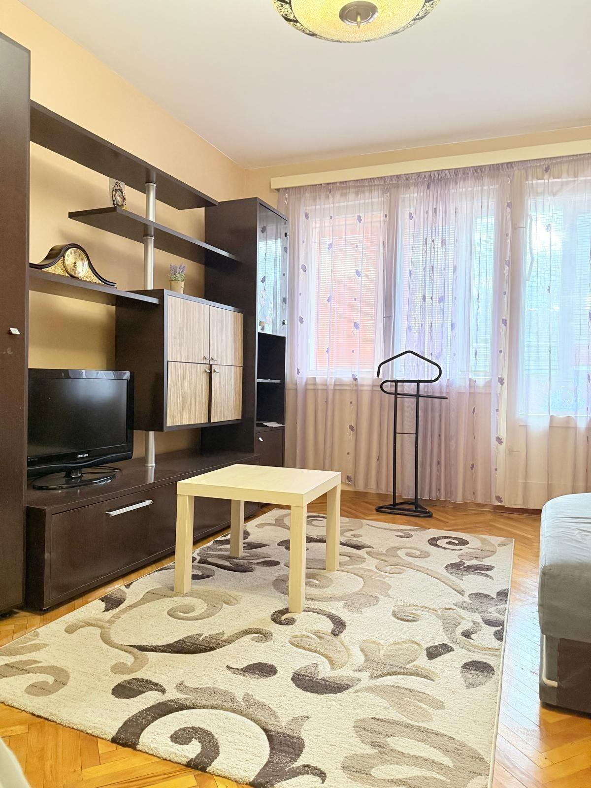 Proprietar vand apartament 3 camere in cartierul Pajura Metrou Jiului