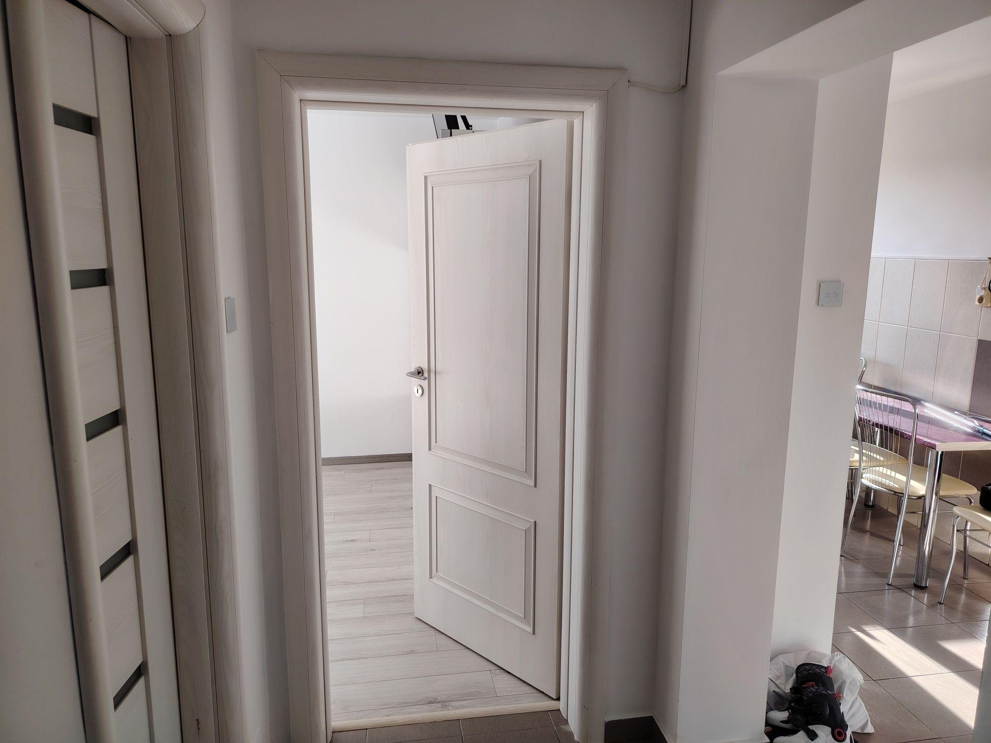Vând apartament 3 camere Titan
