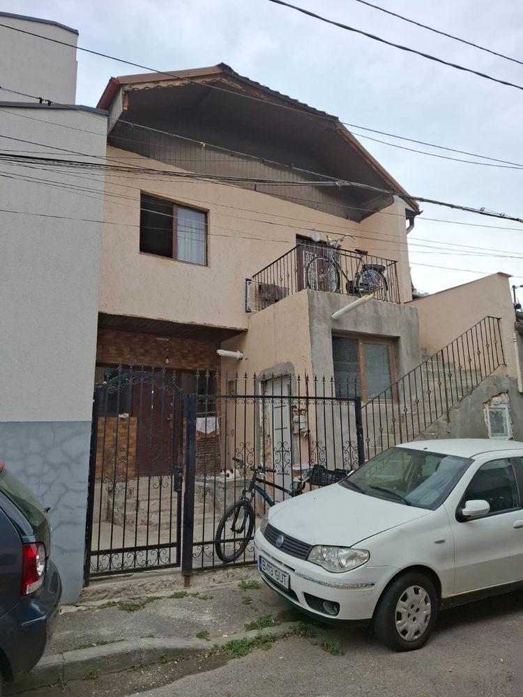 Casa etaj vila intrare separat - imagine 1