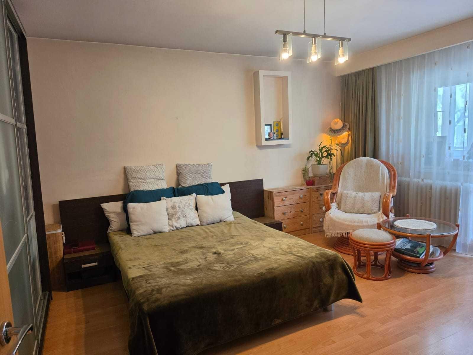 Garsonieră spațioasă (40 mp), Etaj 2/Balcon - imagine 1