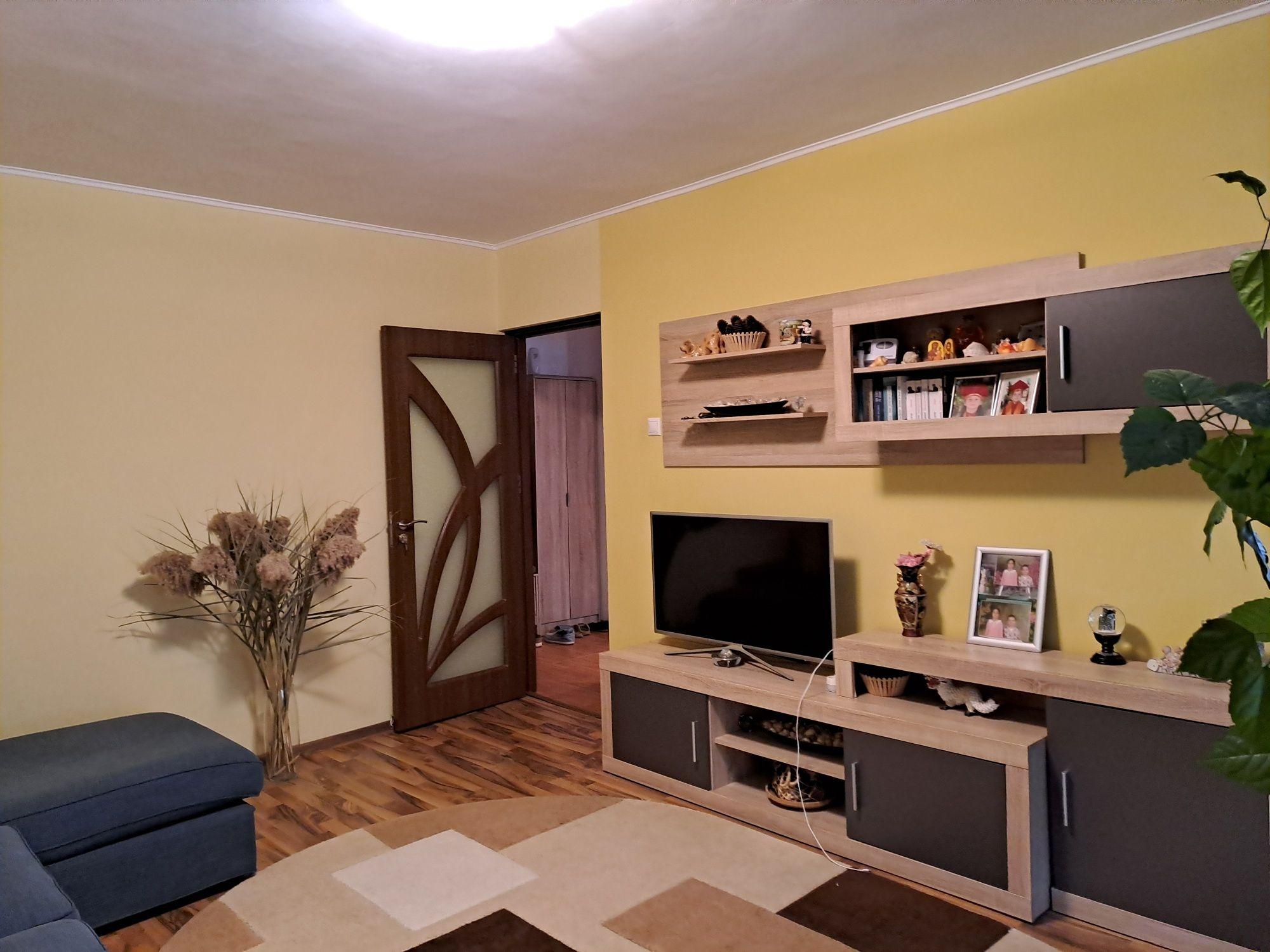 Vând apartament 3 camere cartier Danubiana - imagine 1