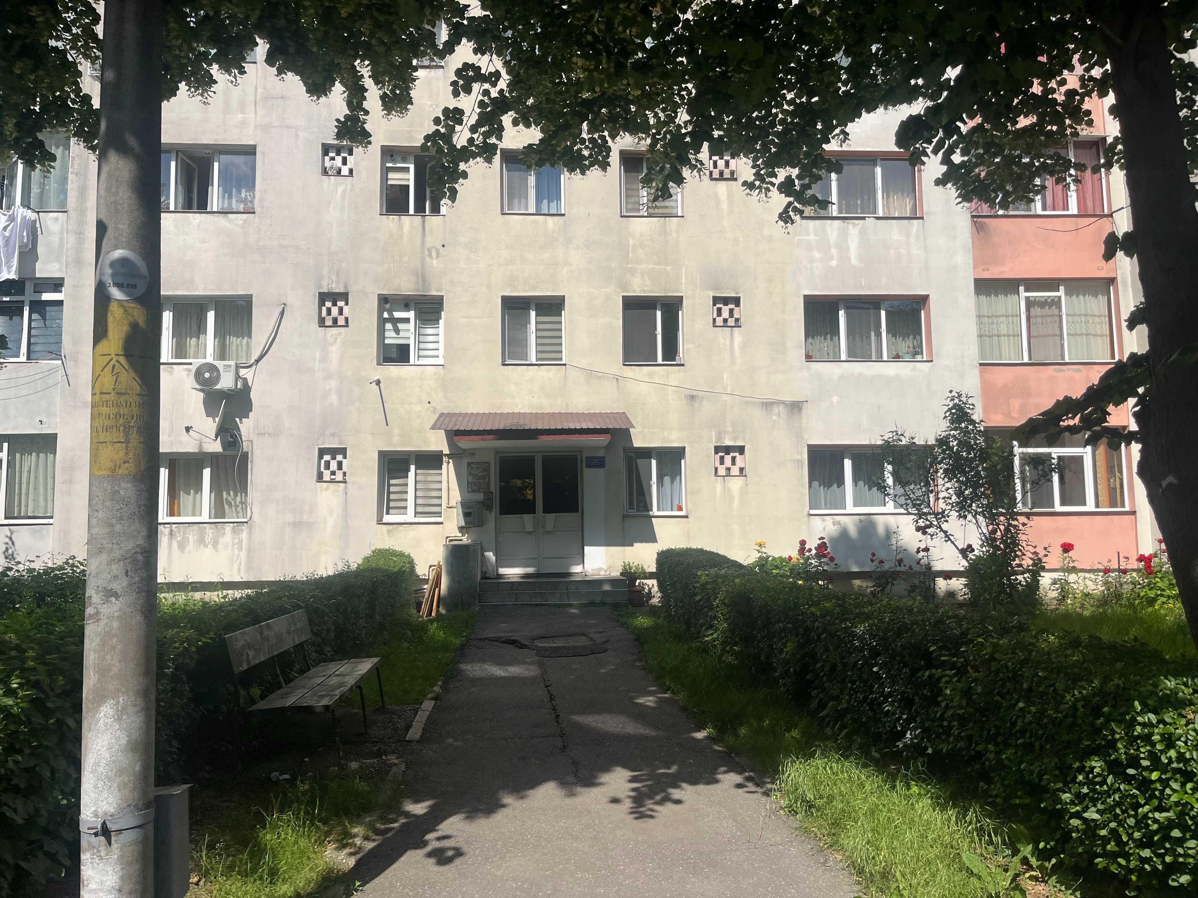 Inchiriez apartament 2 camere Trivale Complex 2,etaj 3,parcare - imagine 1