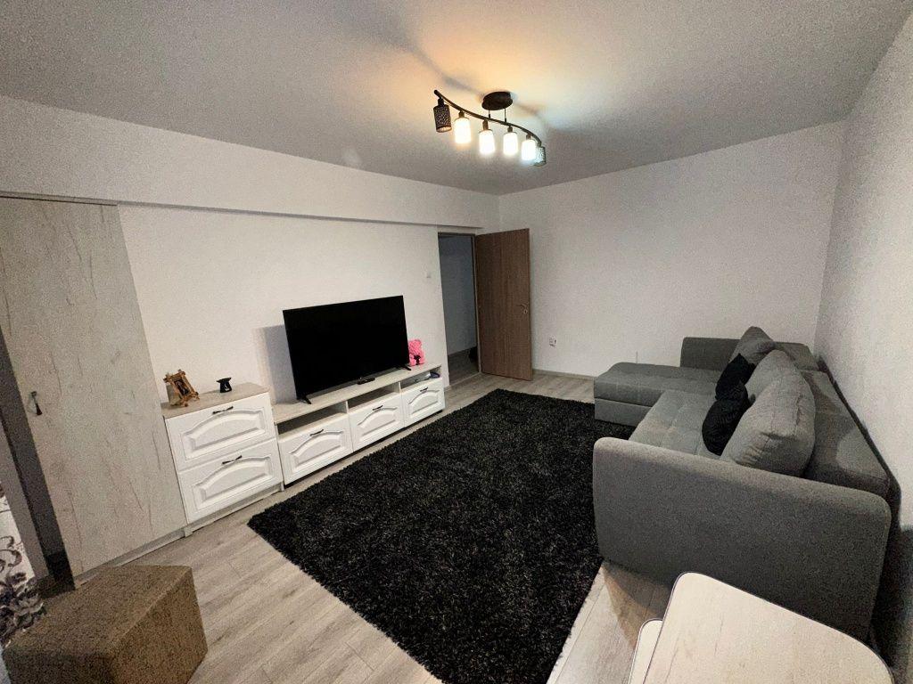 Vand apartament 2 camere Pitești - imagine 1