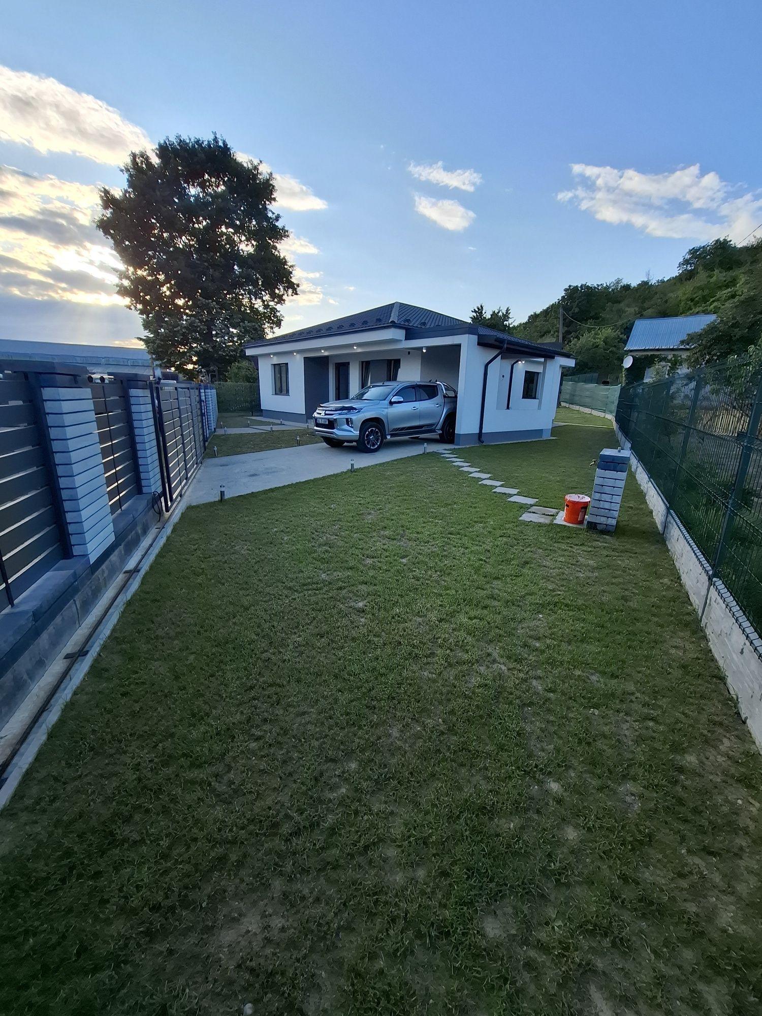 Casa parter 4 camere  la cheie Stefanestii Noi lângă Primărie, str.  Veseliei - imagine 1