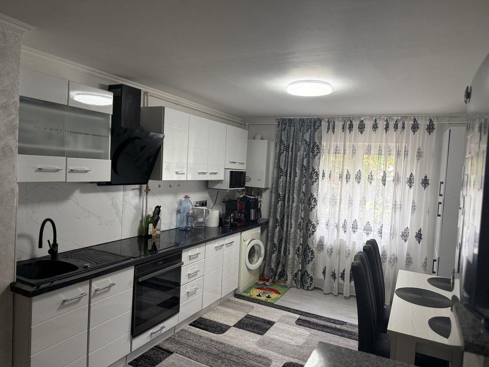 Apartament 3 camere - imagine 1