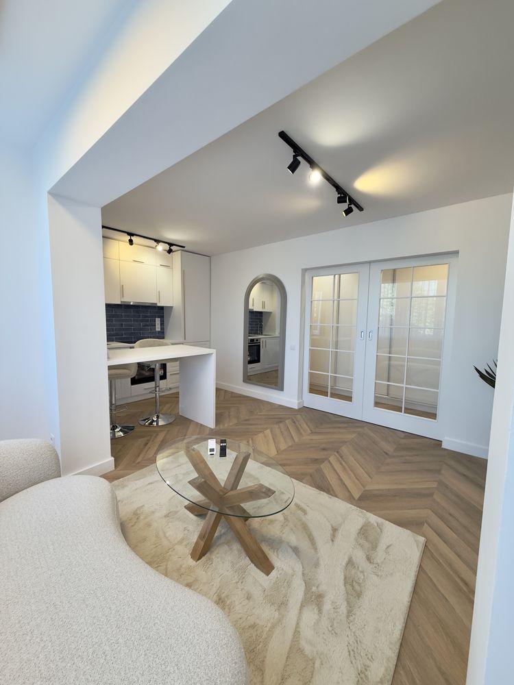 ULTRACENTRAL! Pers fizica inchiriez apartament de lux 2 camere  strada Moldovei