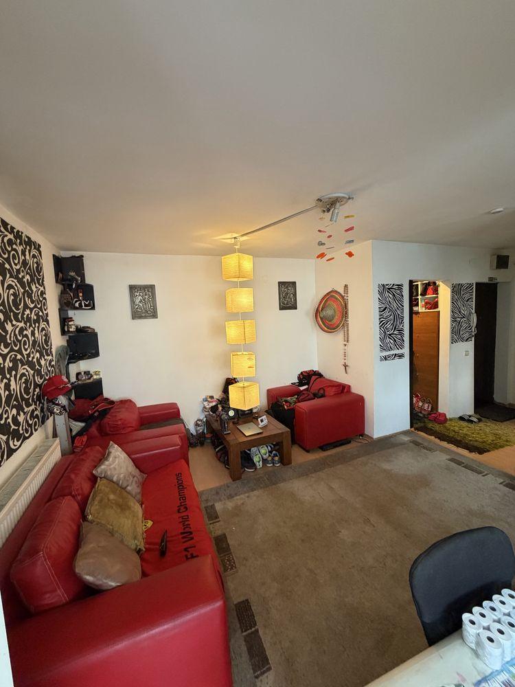 Vand Apartament 3 camere 82m2 utilat si mobilat - imagine 1
