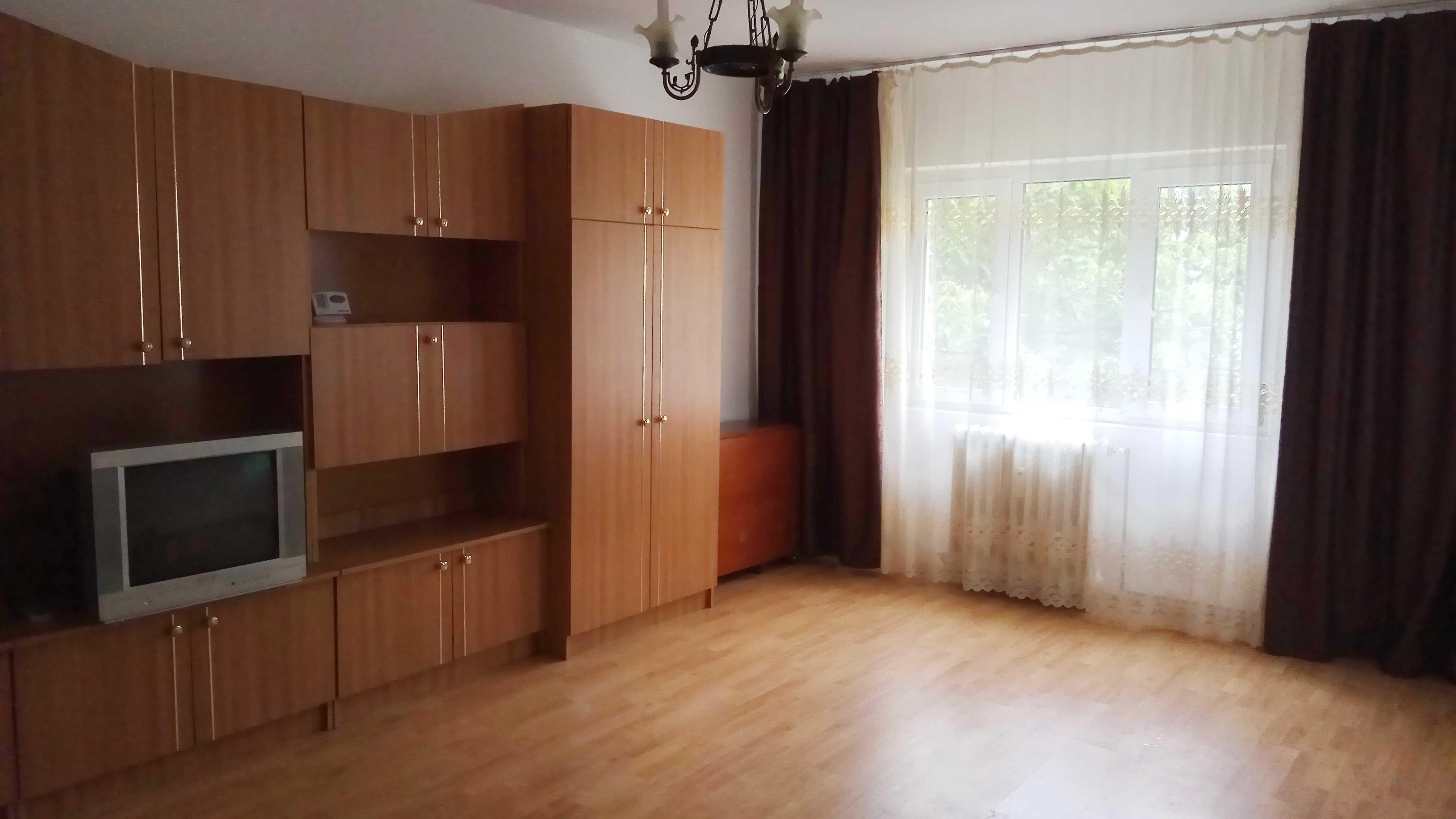 Apartament 1 cameră, decomandat,  Podul de Fier/Pădurii, 35 mp - imagine 1