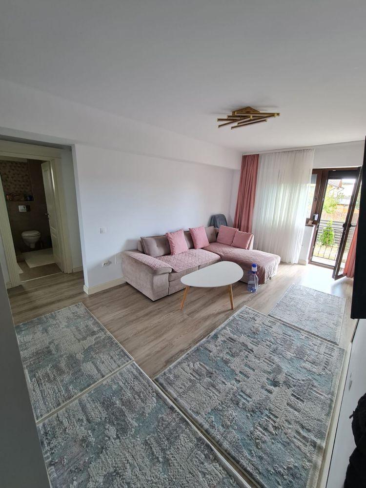 Vand apartament cu 2 camere situat pe Soseaua Iasi-Voinesti, loc de parcare inclus .