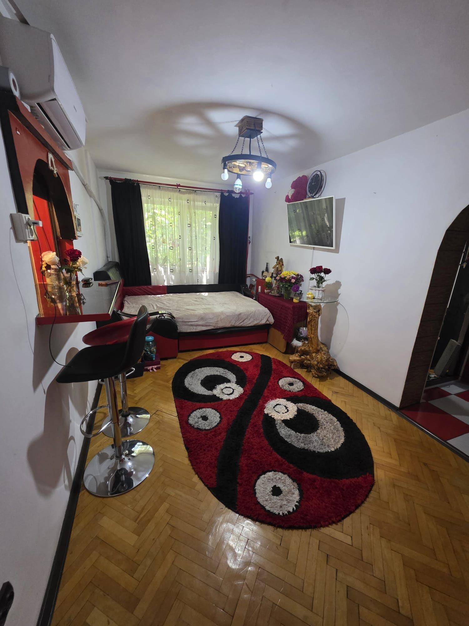 Apartament 2 camere semidecomandat