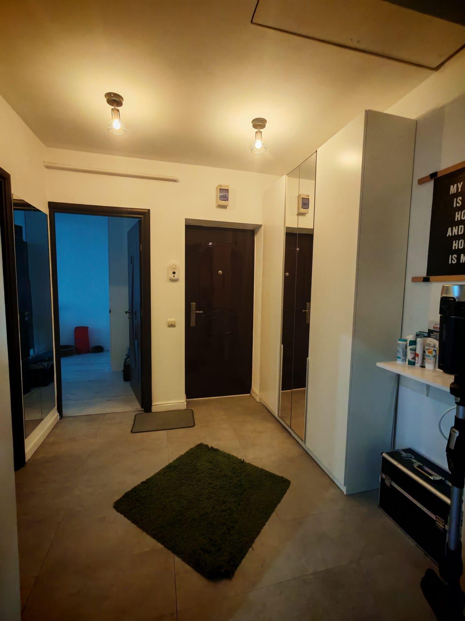 Persoană fizică vând apartament 2 camere Nicolina