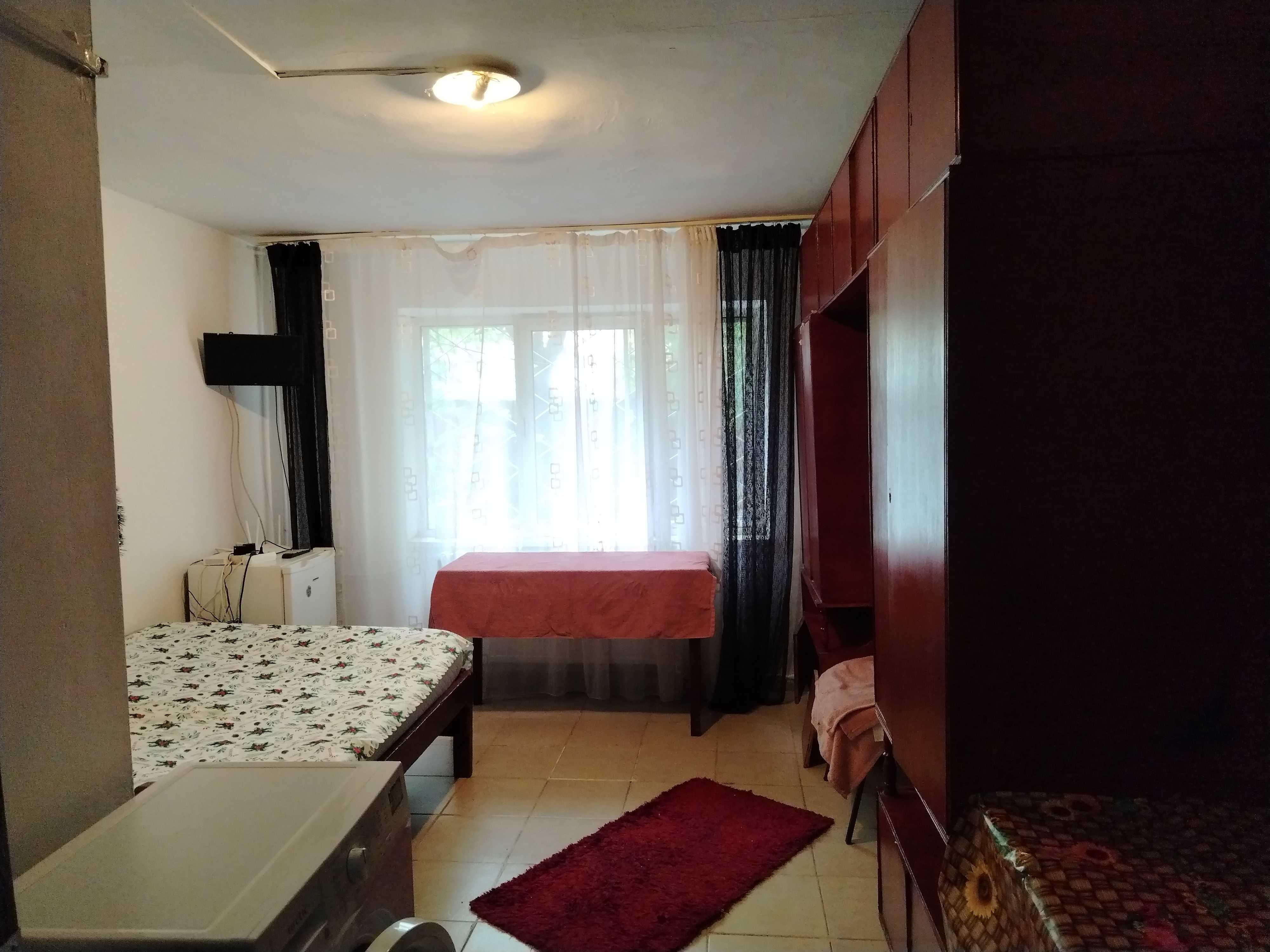 Inchiriez garsonieră zona Piața Nicolina langa hotel Victoria
