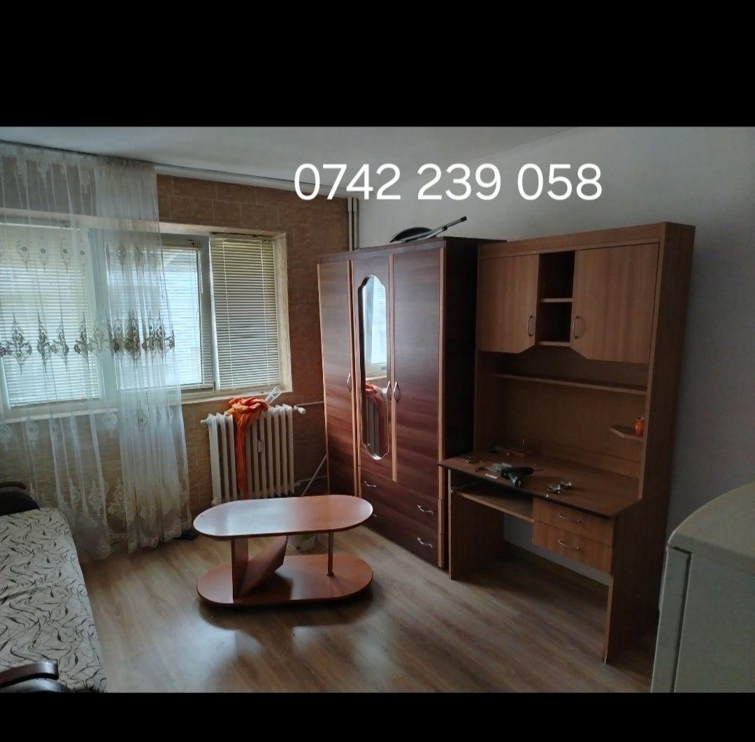 Proprietar închiriez garsonieră