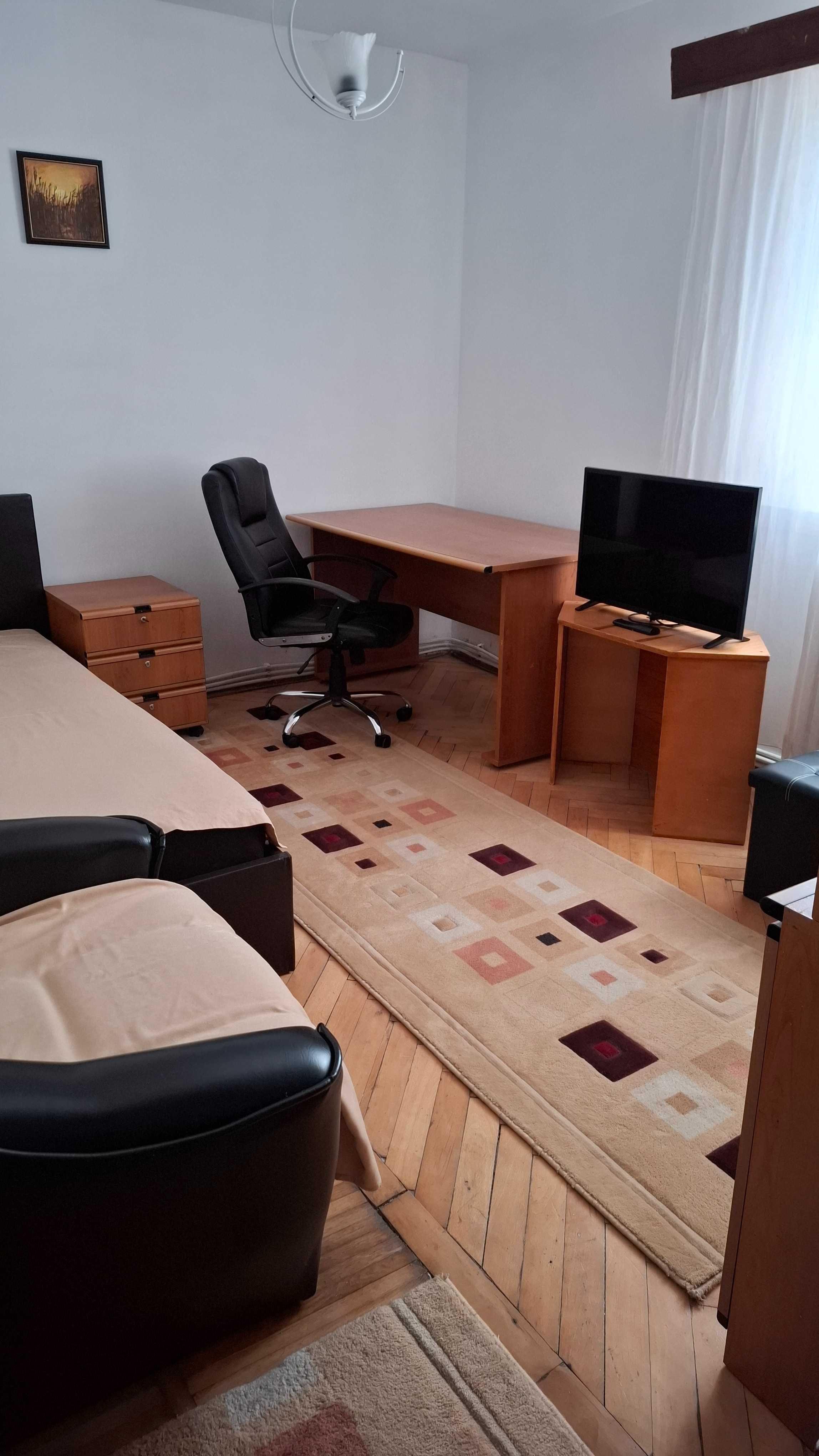 Inchiriez apartament 2 camere decomandate