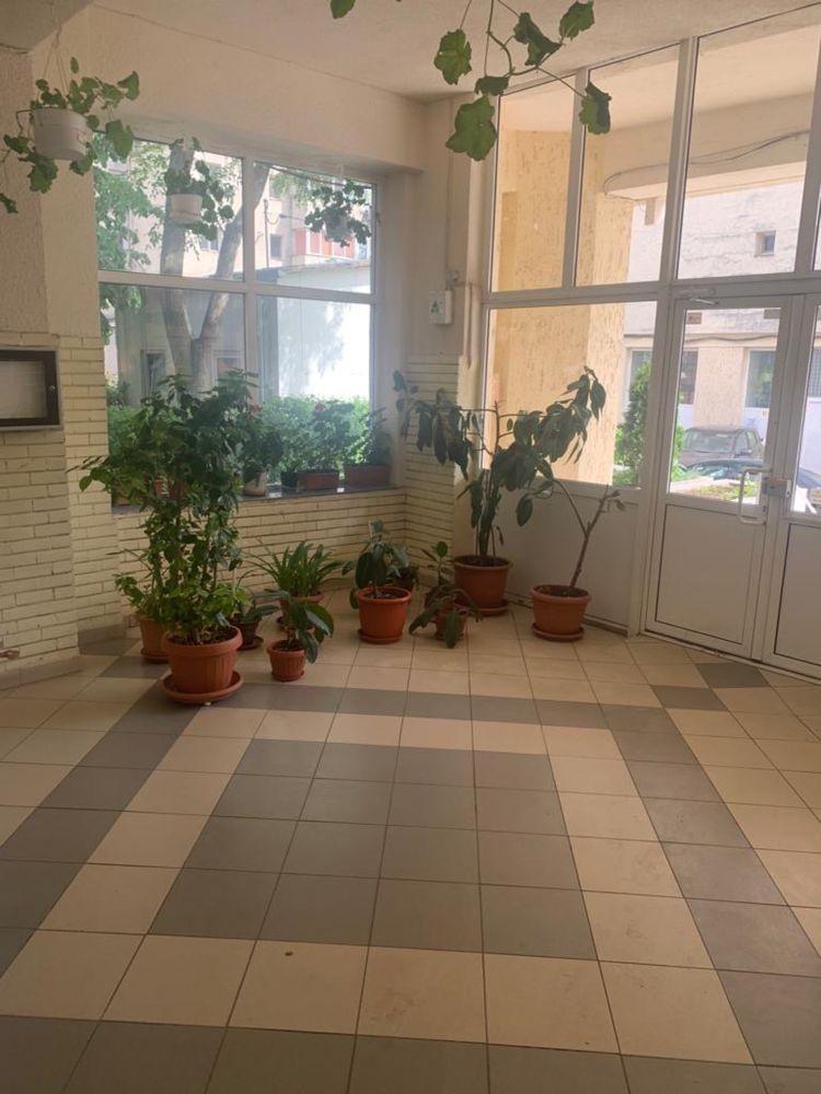 Inchiriez apartament 3 camere - imagine 1