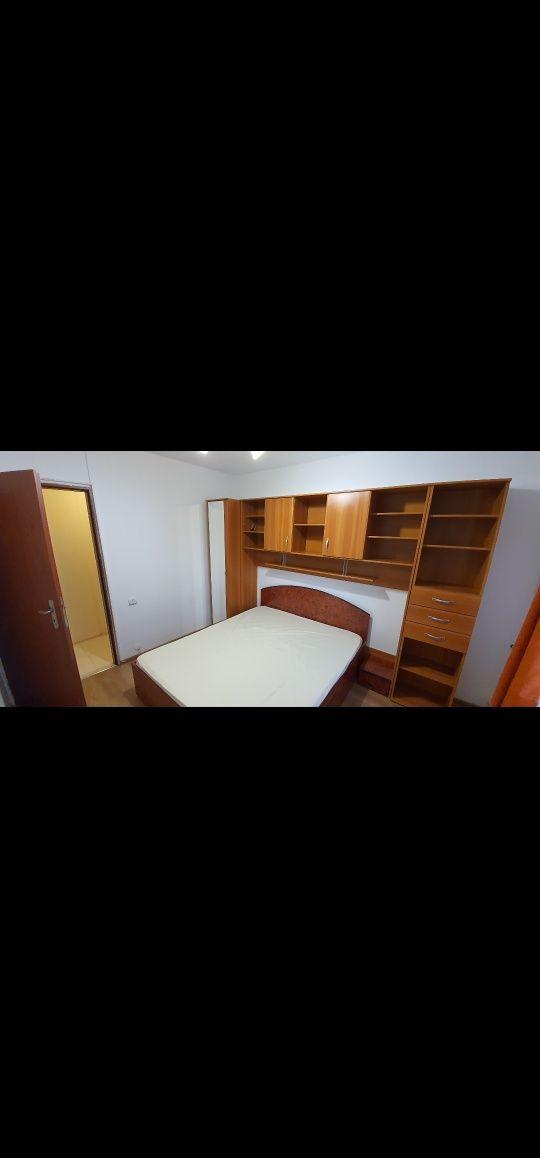 De inchiriat Apartament 3 camere decomandat - imagine 1