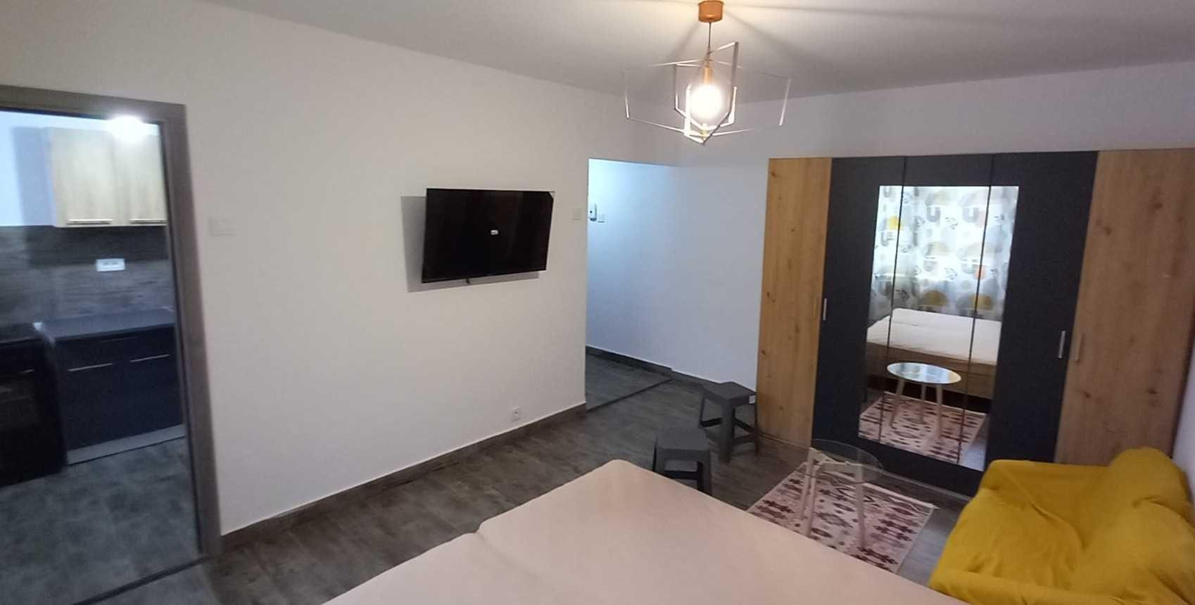 Inchiriez Garsoniera (Proprietar), CF 1 - lux, Central – Prima Inchiriere - imagine 1