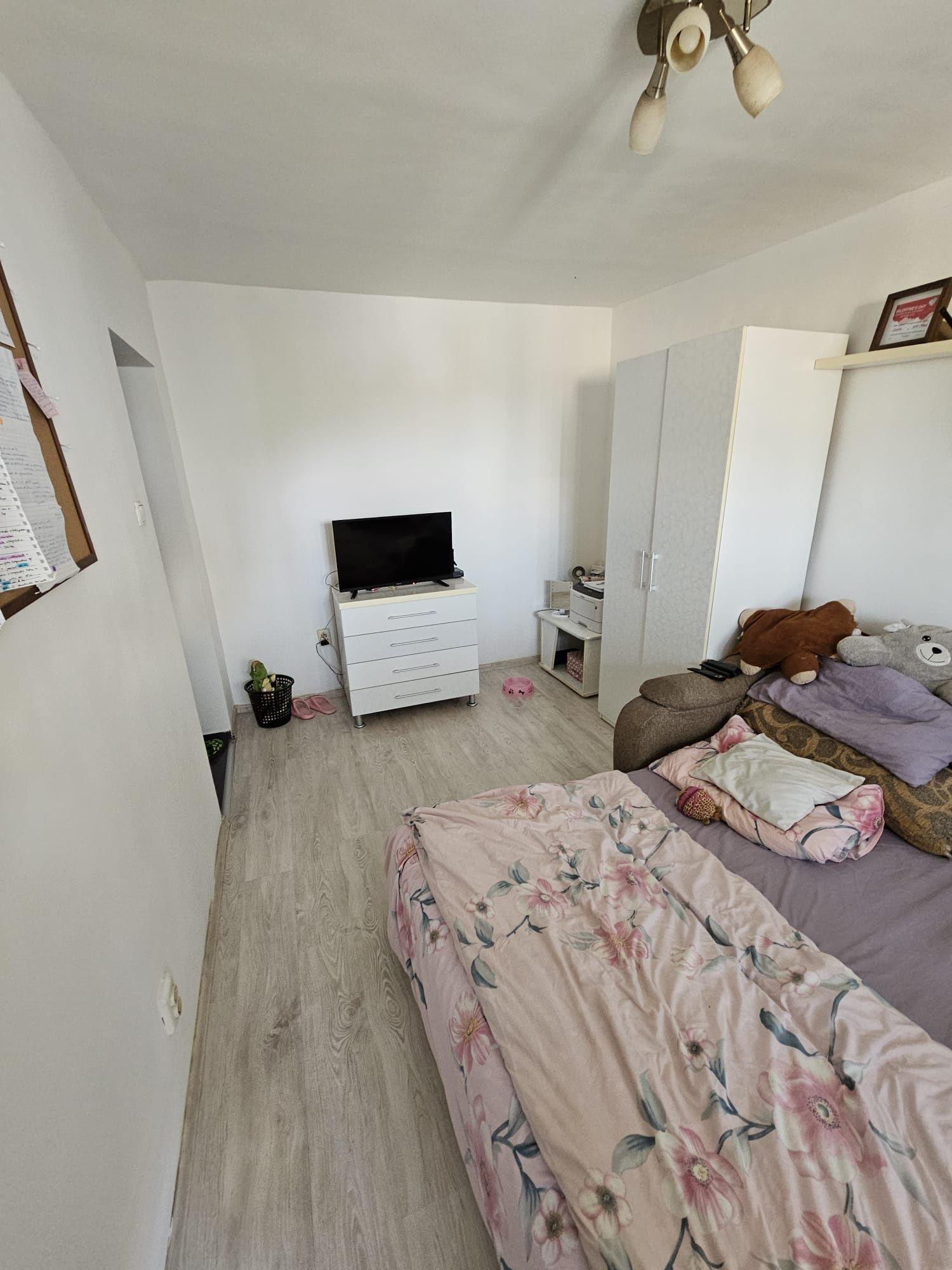 Dau garsoniera in chirie 230 euro