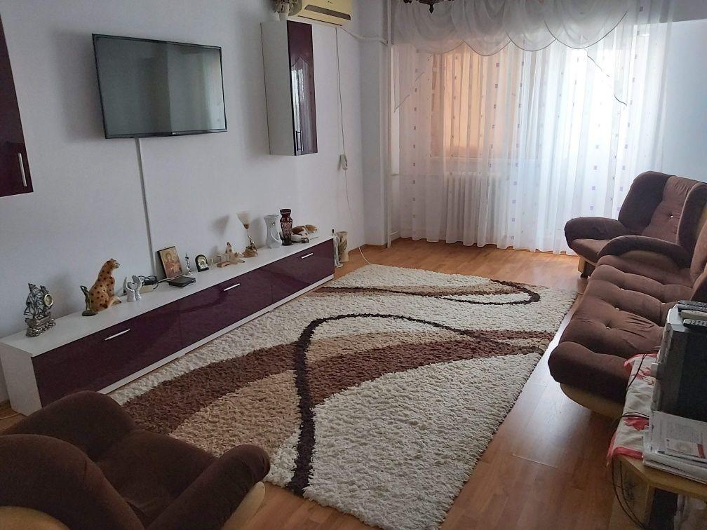 De închiriat apartament două camere Piața spitalului