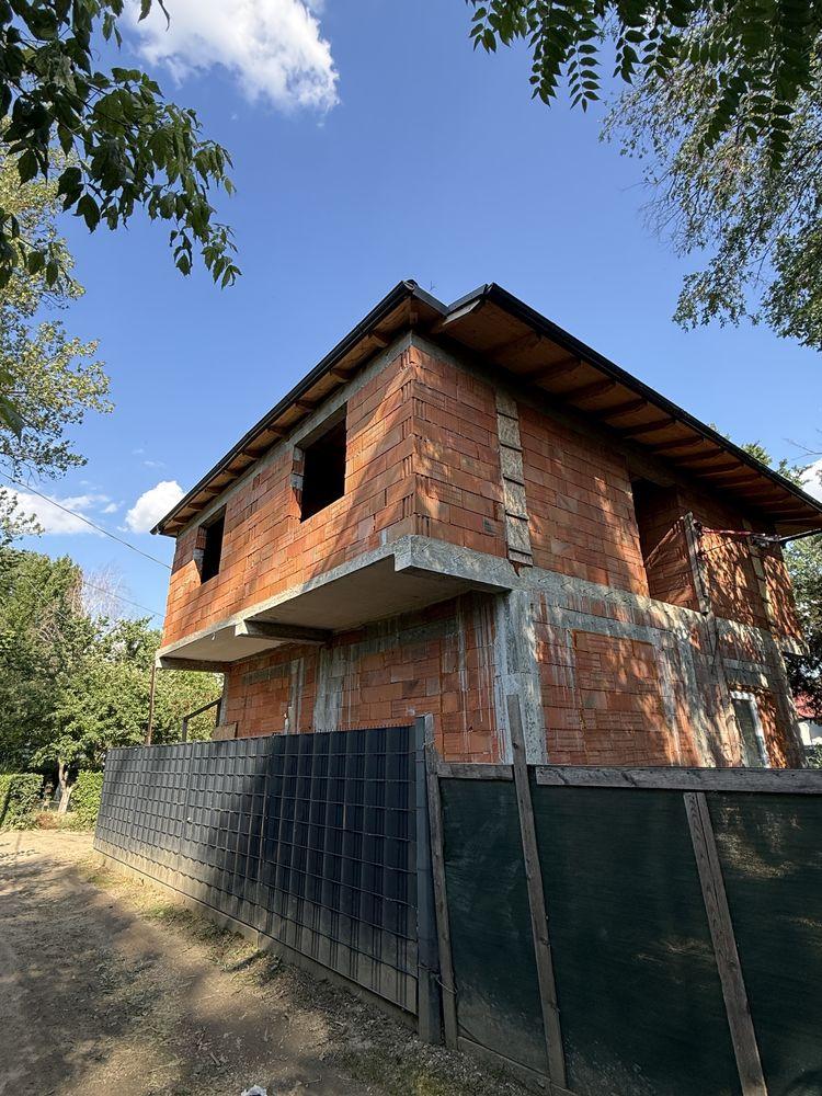 Casă nouă P+1 la roșu + 1 teren lipit, total 618 mp- 3 insule - imagine 1
