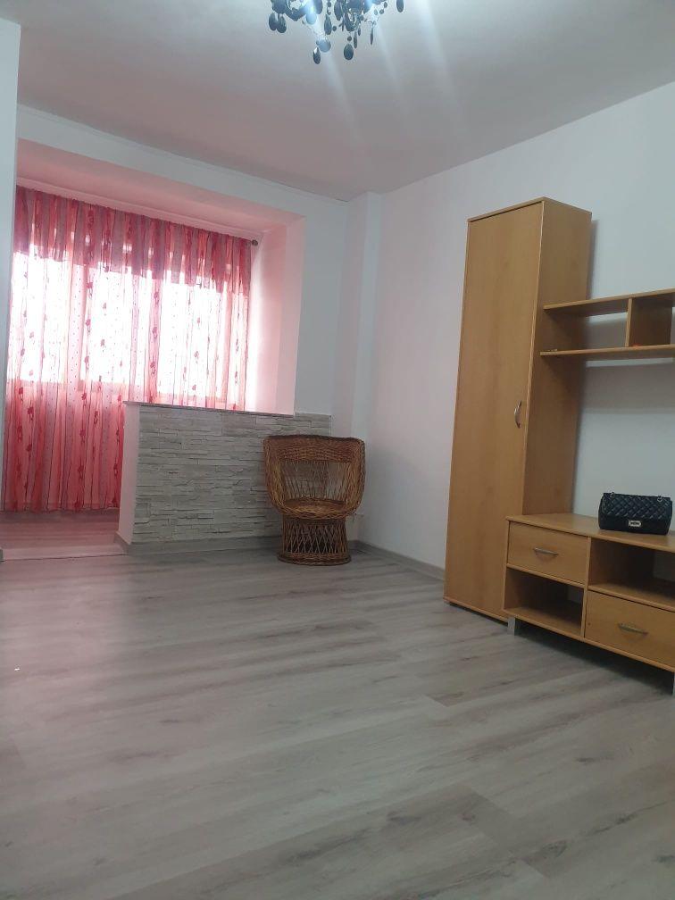 Garsonieră de închiriat