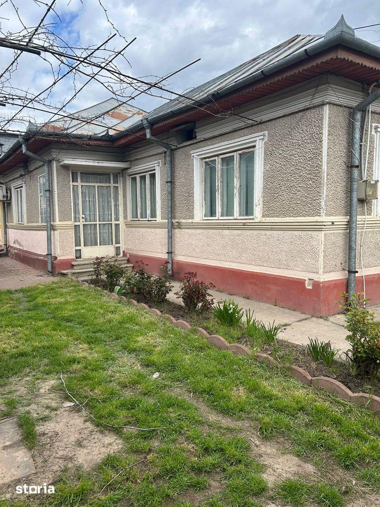 Casă de vânzare Strada Victoriei