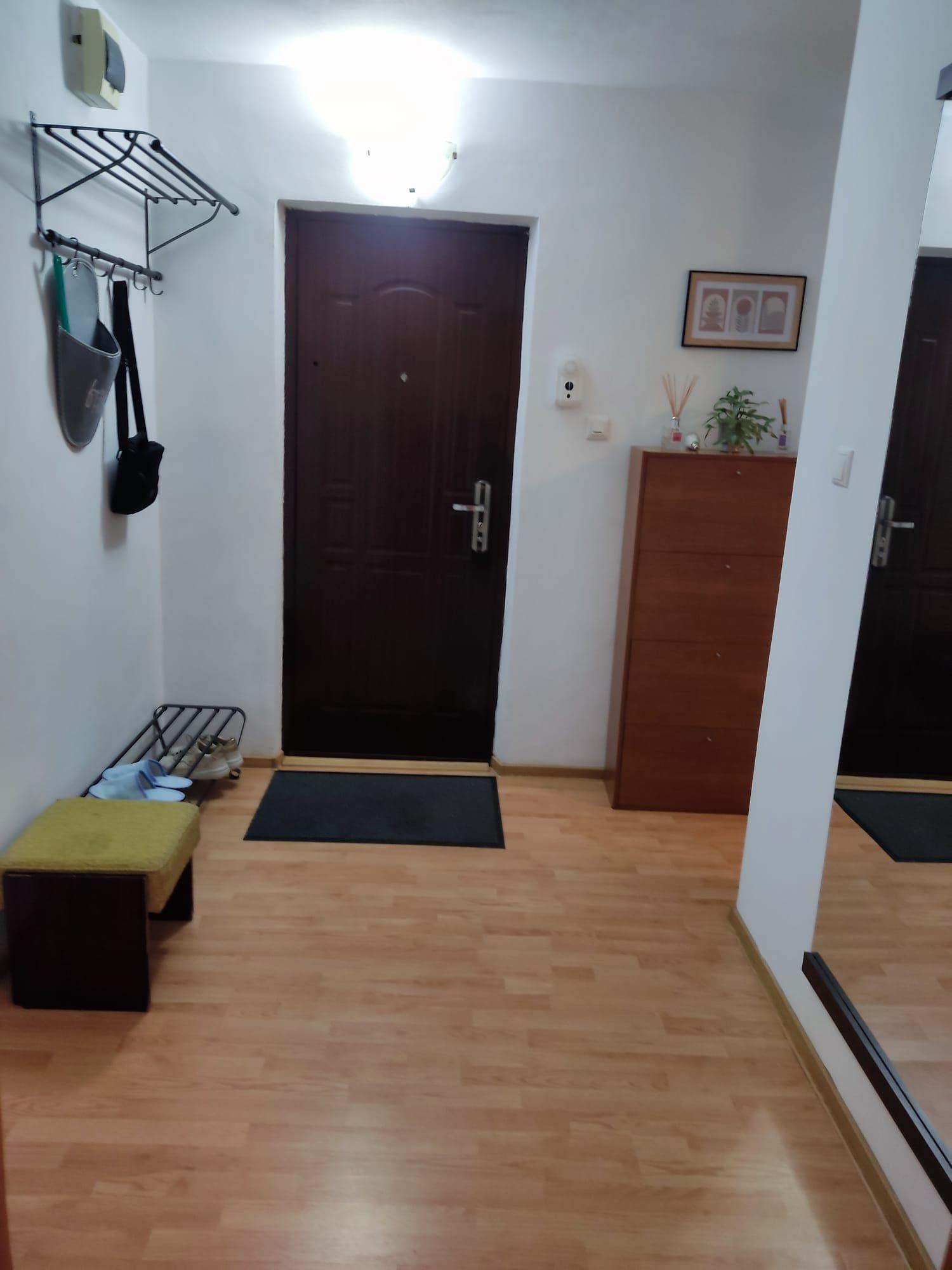 Stefan cel mare, de inchiriat apartament 2 camere, decomandat, 350 euro