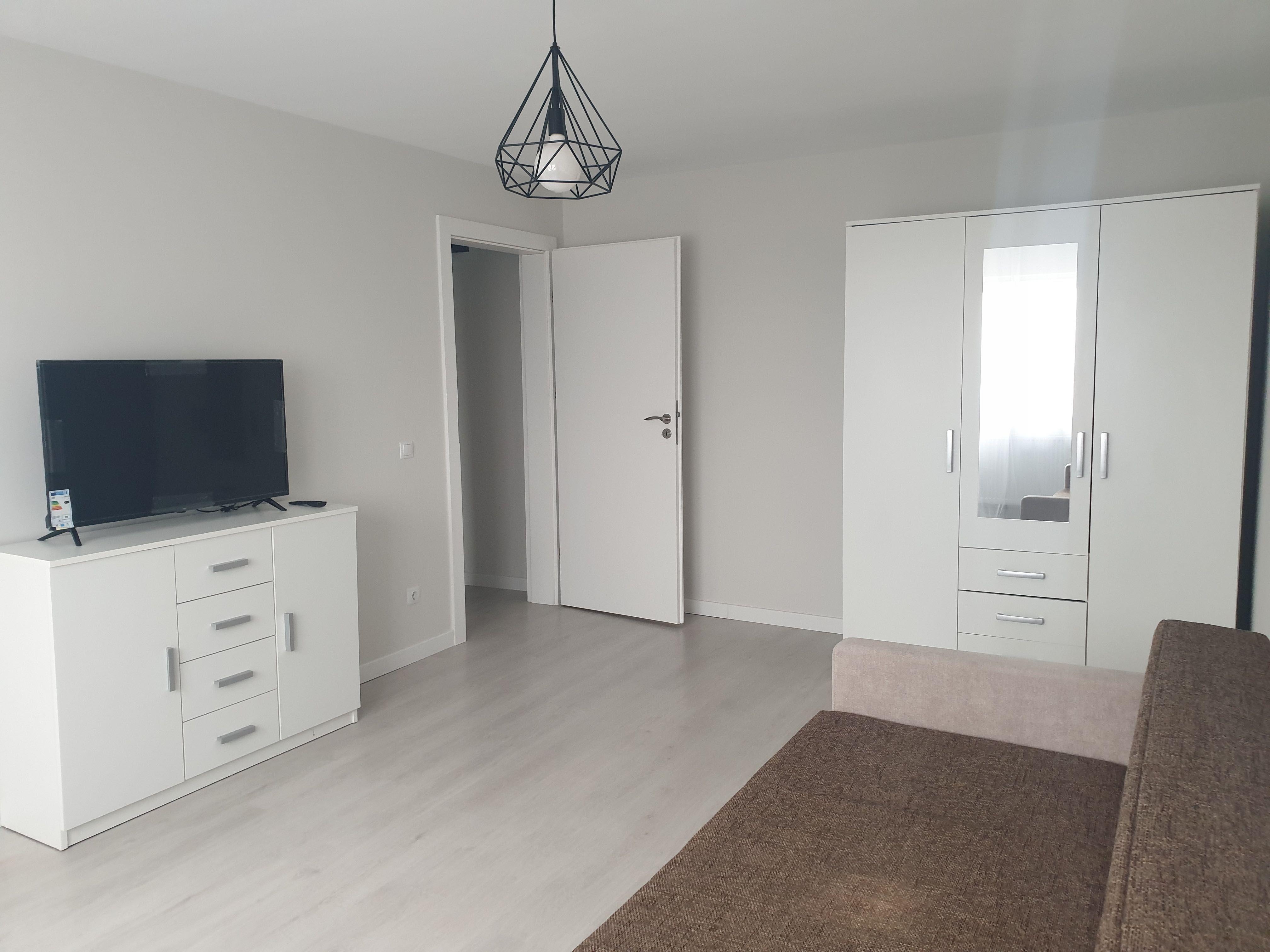 De închiriat – Apartament 2 camere, decomandat, complet mobilat și utilat, Vasile Aaron – Sibiu