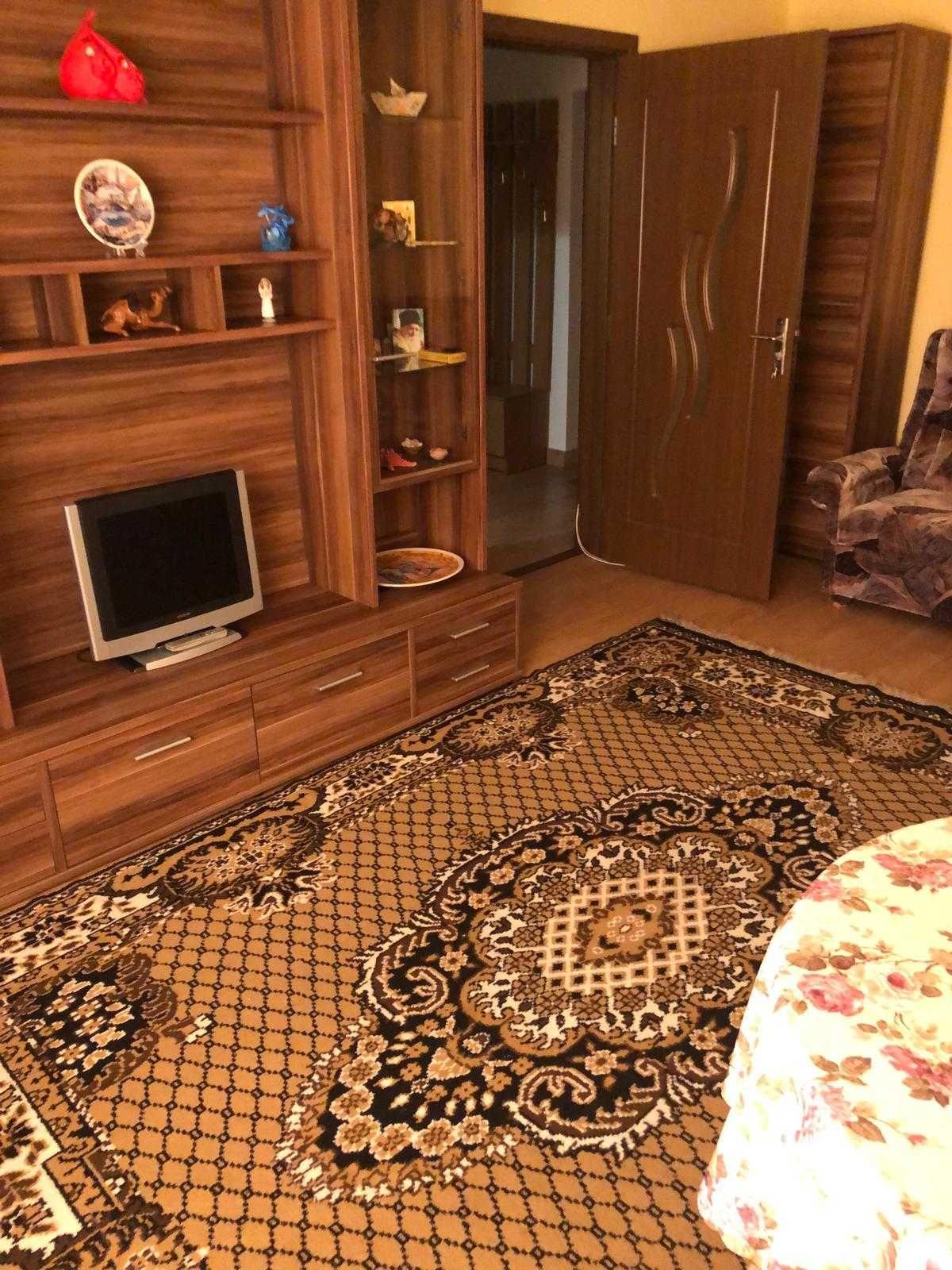 Ofer spre inchiriere apartament cu 2 camere - zona Hipodrom - imagine 1