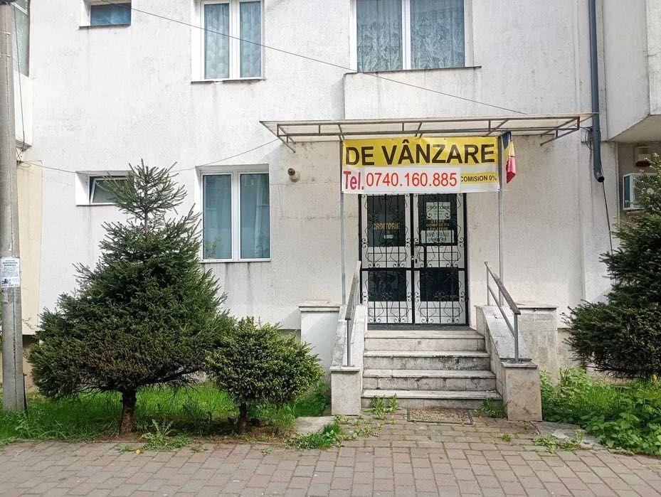 Spatiu comercial / Garsoniera, parter, intrare din exterior lângă Piata Bistrita