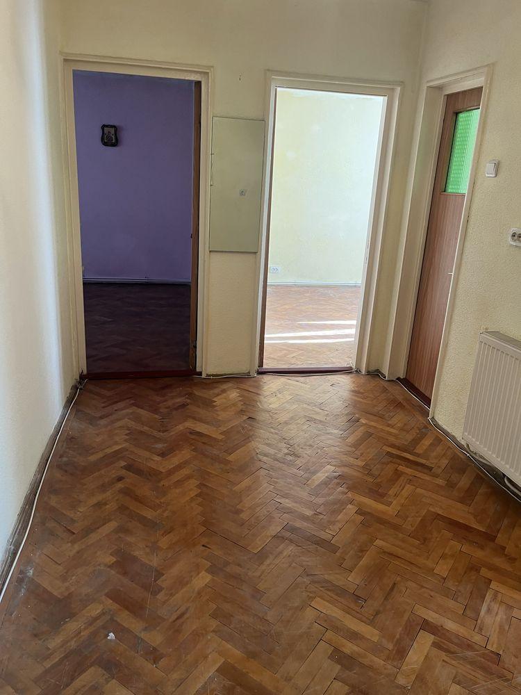 Apartament doua camere - imagine 1