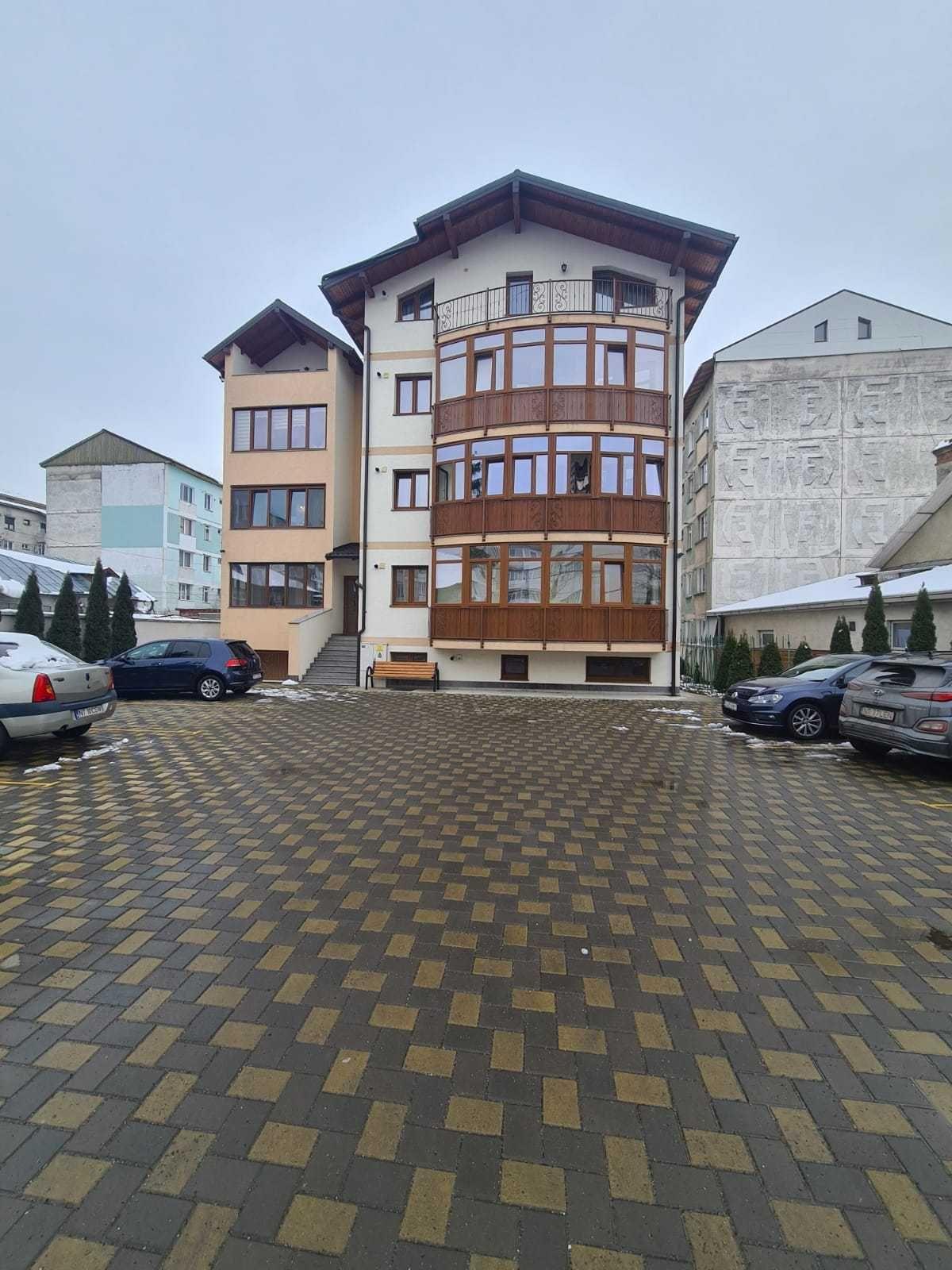 Inchiriez apartament 3camere Precista în bloc nou
