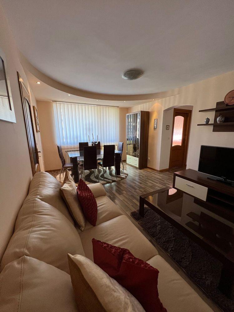 Inchiriere apartament 3 camere in Centru orasului