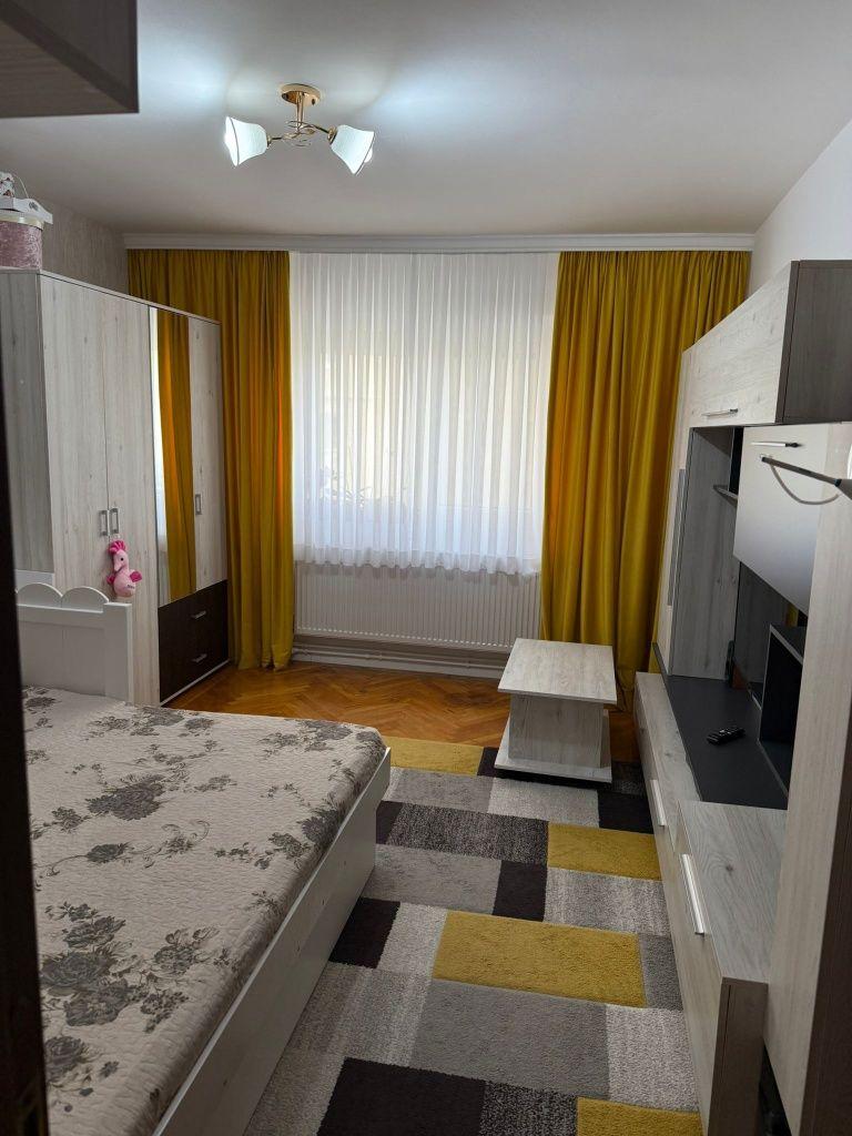 Apartament 2 camere decomandat 9 mai