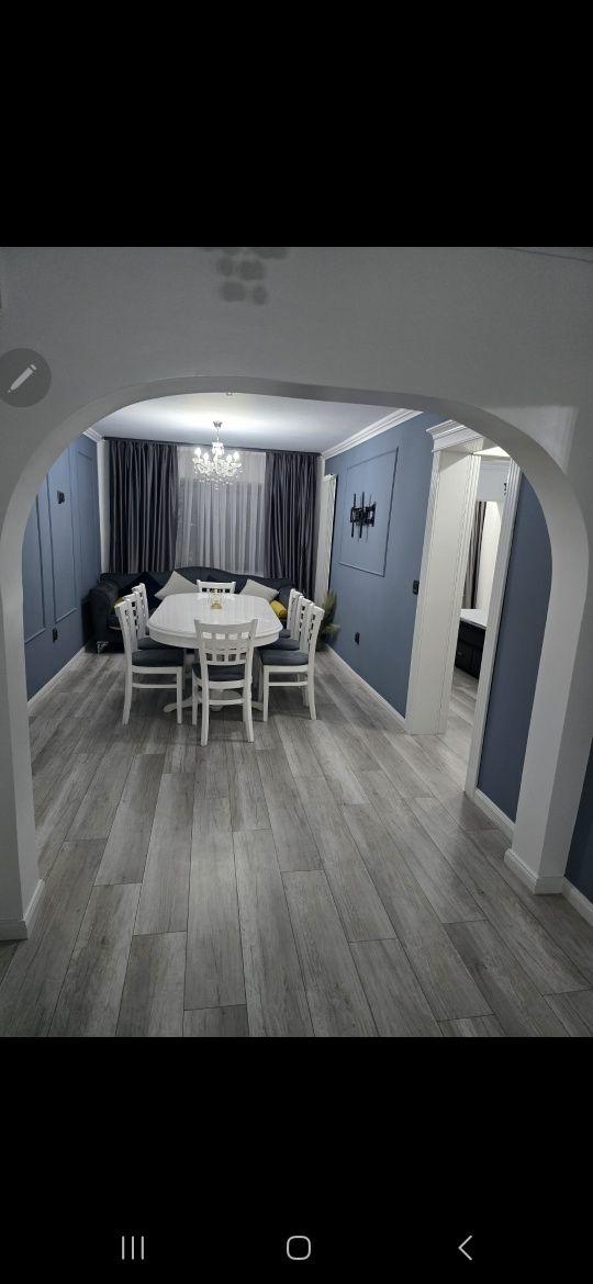 Închiriez(vand,schimb) apartament cu 4 camere lux,Piața Mică - imagine 1