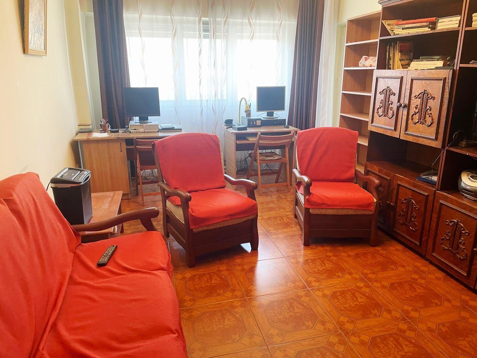 Vand apartament 4 camere ultracentral Targoviste