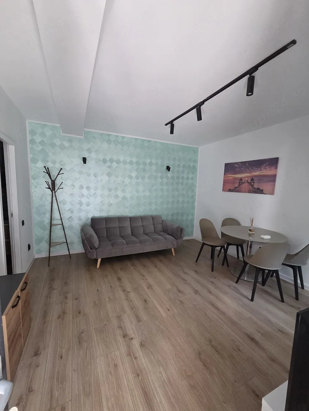 Apartament modern situat central de inchiriere - imagine 1