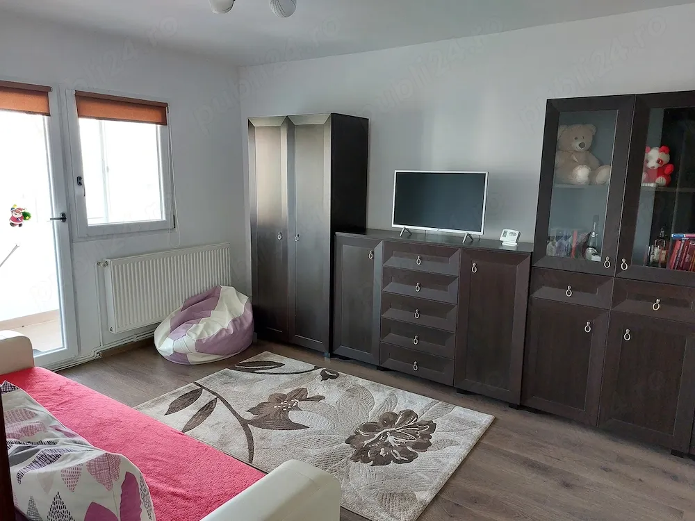 Proprietar, apartament 3 camere decomandate Spitalul 1