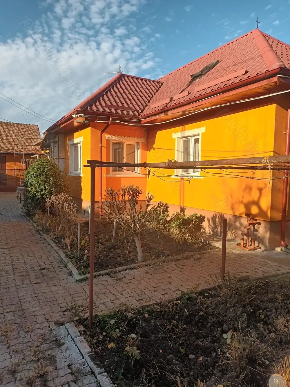 Casă de vânzare in Brașov Stupini cu teren de 1891mp.Proprietar.