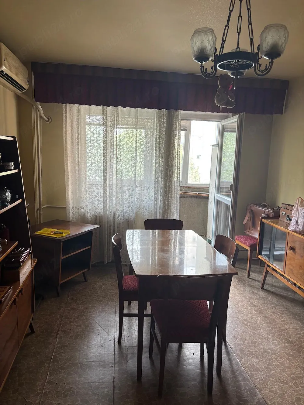 De vanzare, apartament 4 camere semidecomandat, Teiul Doamnei nr.5