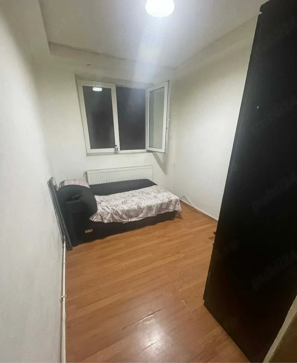 vand apartament 3 camere