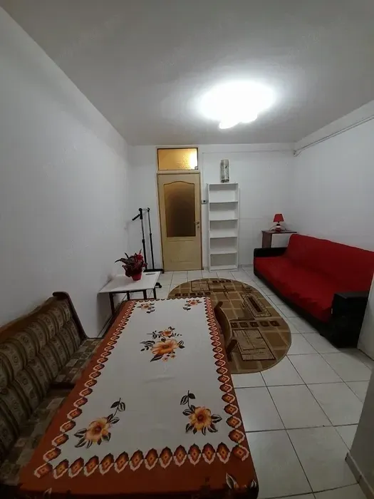 Garsoniera Tudor Vladimirescu (mobilat, utilat, centrală proprie) - direct proprietar - imagine 1