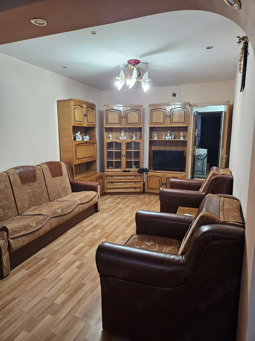 Apartament cu 2 camere de vanzare Razboieni - imagine 1