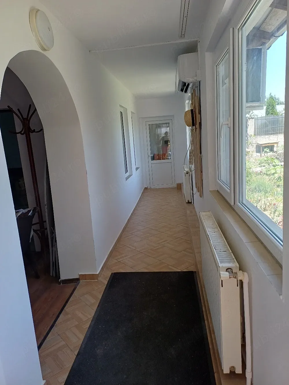 casa buna, curte mare, in oras - imagine 1